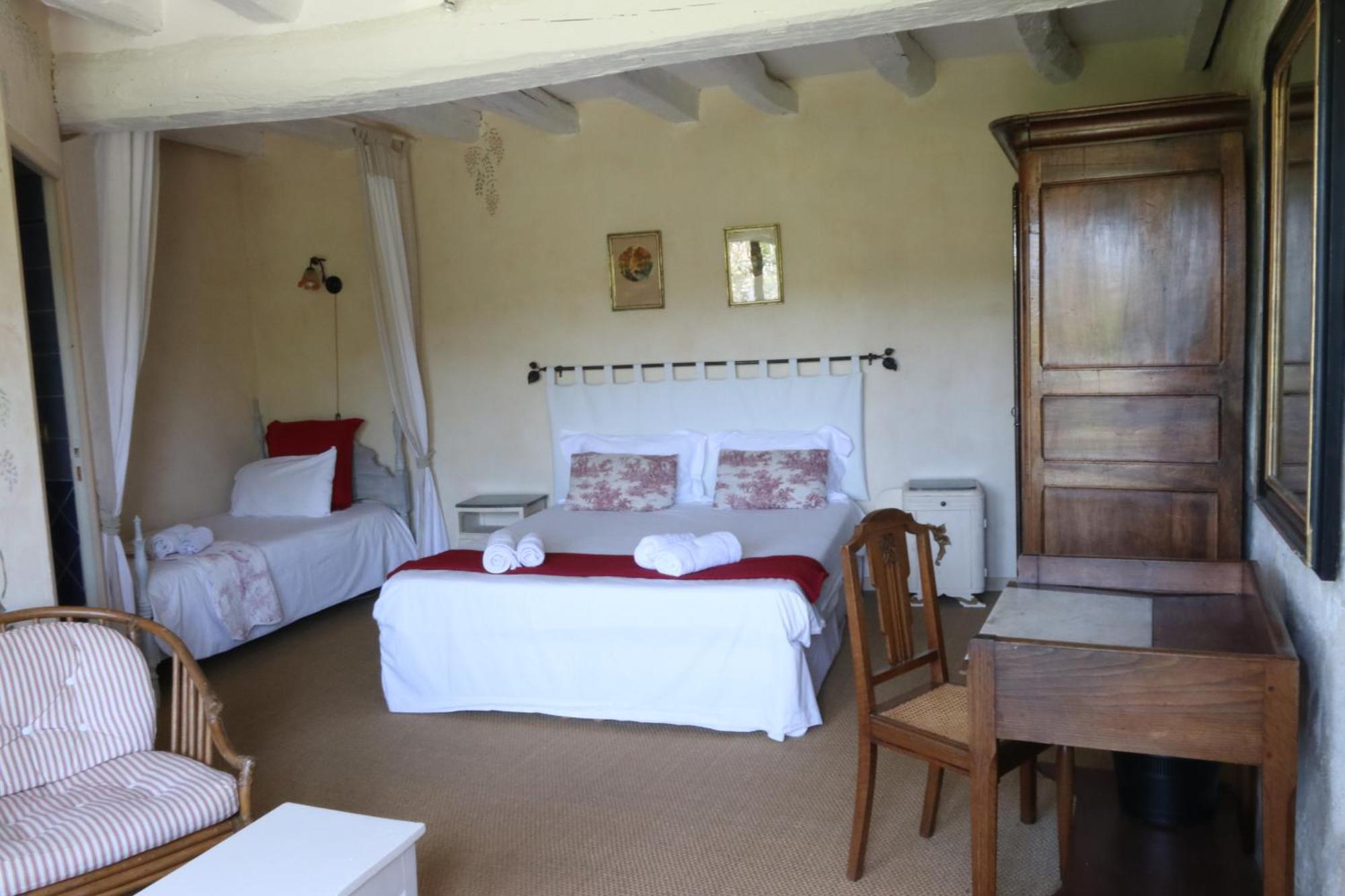 Chambres D'Hotes Du Noisillet Cinais Exterior foto