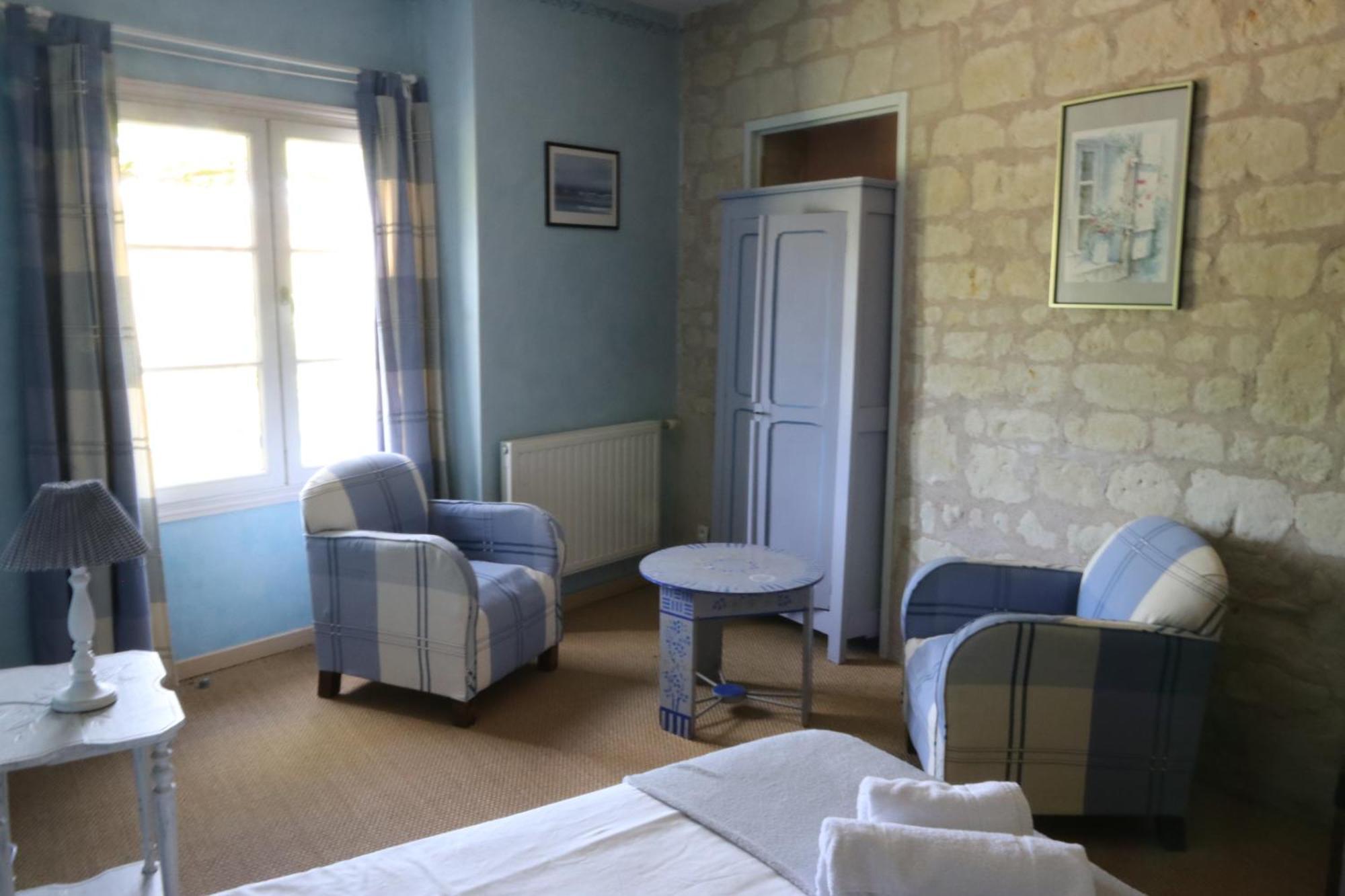 Chambres D'Hotes Du Noisillet Cinais Exterior foto