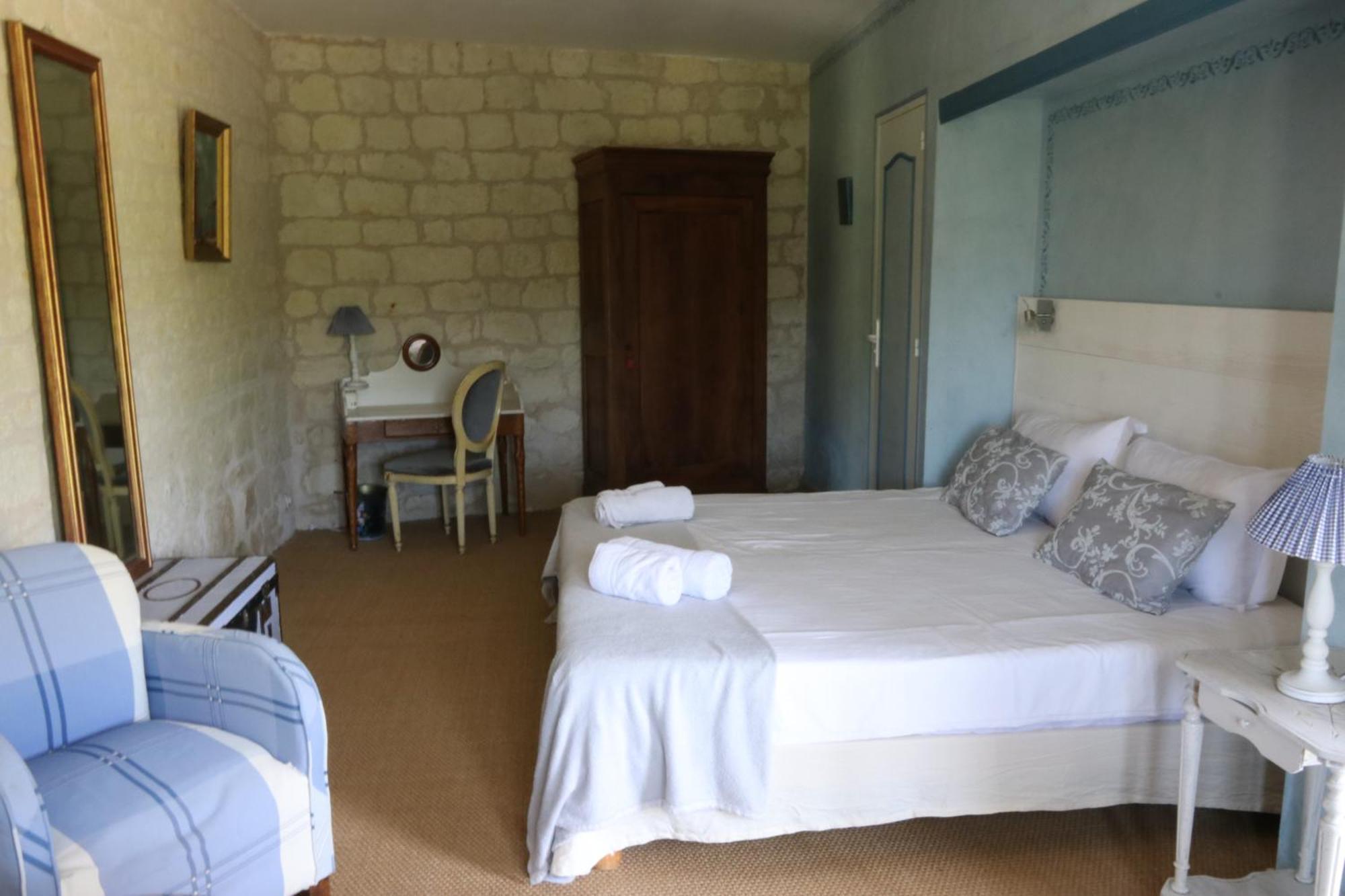 Chambres D'Hotes Du Noisillet Cinais Exterior foto