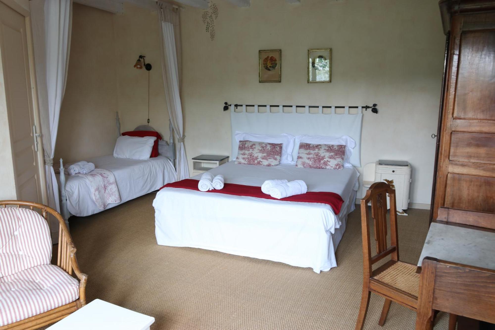 Chambres D'Hotes Du Noisillet Cinais Exterior foto