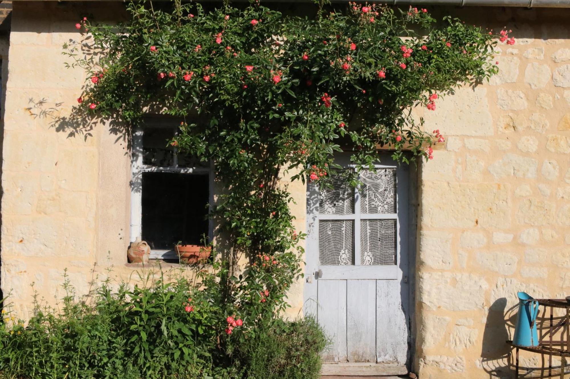Chambres D'Hotes Du Noisillet Cinais Exterior foto