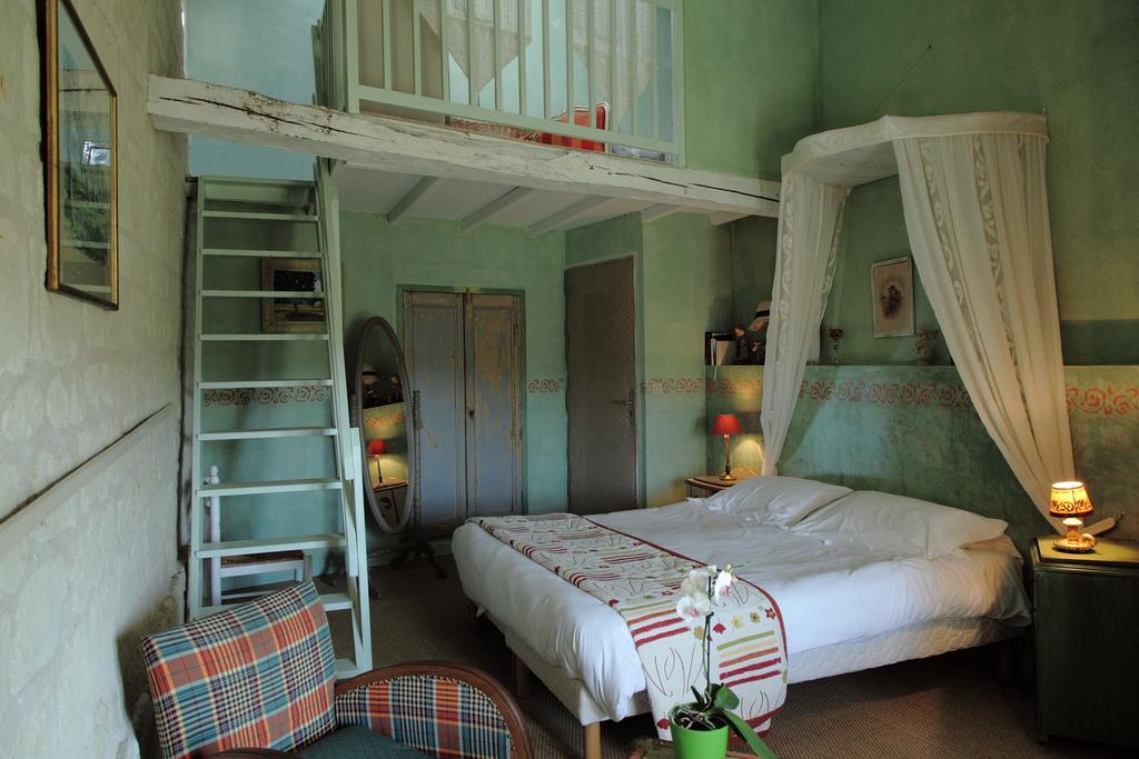 Chambres D'Hotes Du Noisillet Cinais Exterior foto